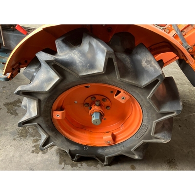 KUBOTA トラクター B7001D