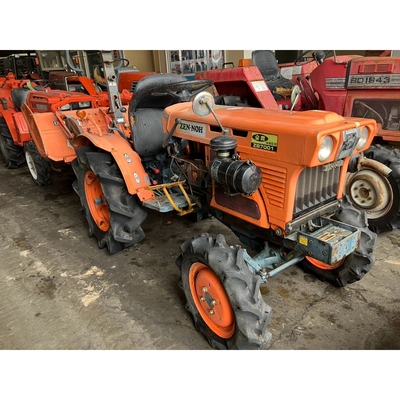 KUBOTA トラクター B7001D
