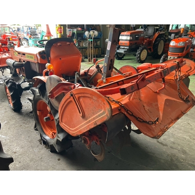 KUBOTA トラクター B7001D