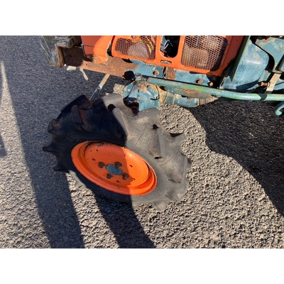 KUBOTA トラクター B7001