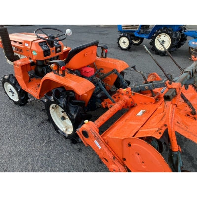KUBOTA トラクター B1200