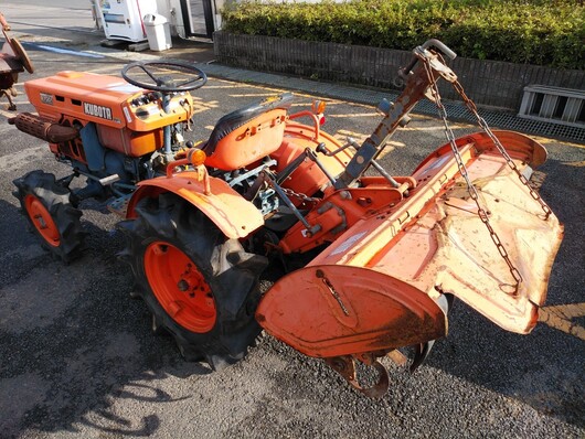 KUBOTA トラクター B7001D