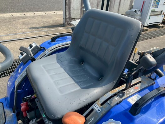 ISEKI トラクター TPC183