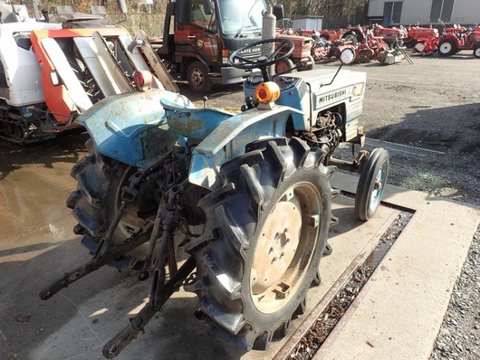 MITSUBISHI トラクター D2000S