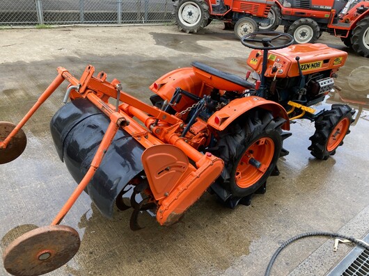 KUBOTA トラクター B6000D