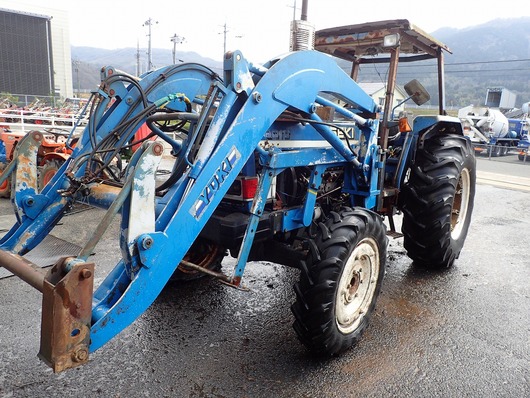 ISEKI トラクター T8010F