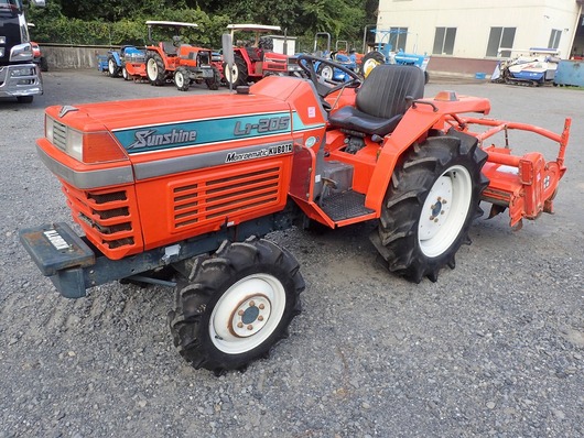 Tractors KUBOTA L1-205D - FARM MART