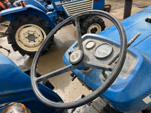 ISEKI トラクター TS2210S