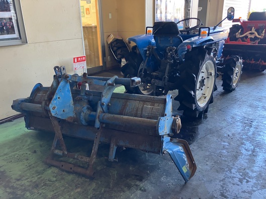 ISEKI トラクター TS1610