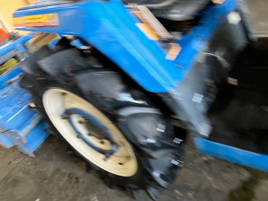ISEKI トラクター TU220F