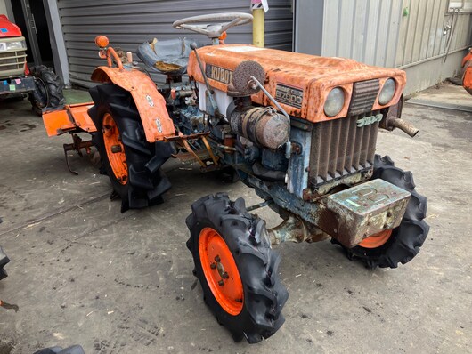 KUBOTA トラクター B7000D
