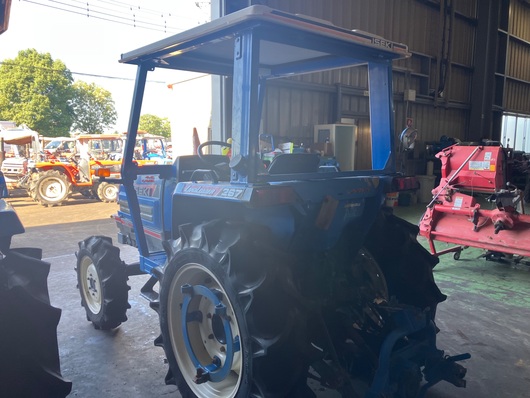 ISEKI トラクター TA267F